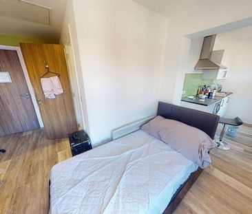 Studio to rent - Photo 3