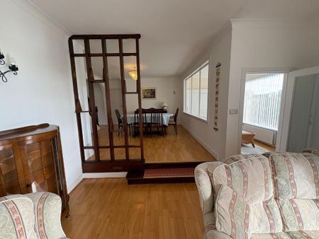 4 bedroom detached house to rent - Photo 4