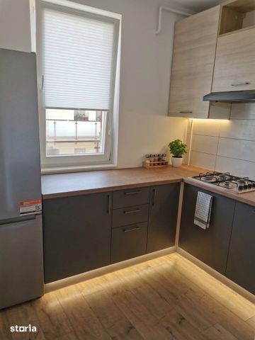 Centrul - Apartament Pe 2 Niveluri - 70 mp Utili - Clima - Fotografie 5