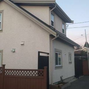 Laneway House: - 3 bedrooms 2 full bathrooms - Photo 2