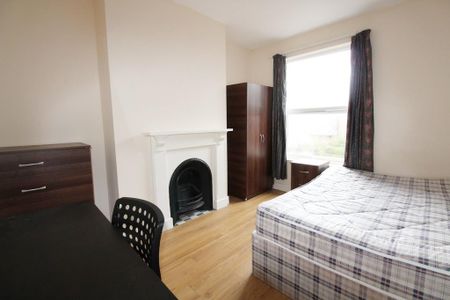 5 bedroom terraced house to rent - Photo 3