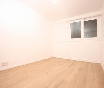 3 bedroom flat to rent - Photo 4