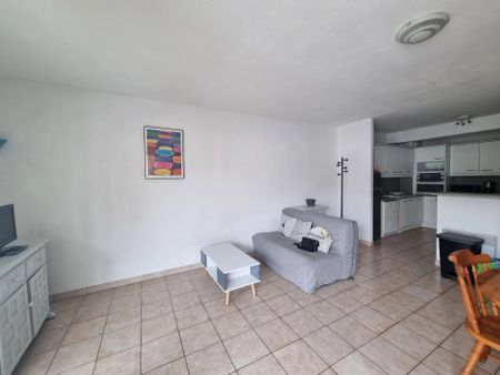 Location Appartement 3 pièces 67m² NICE 06000 - Photo 2