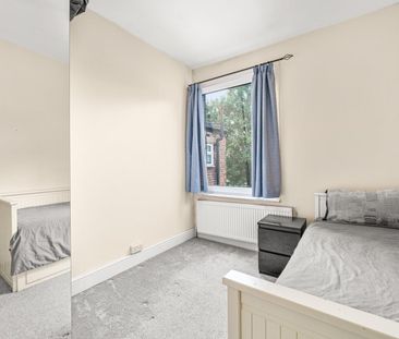 Room in a Shared House, Lakehall Road, CR7 - Photo 4