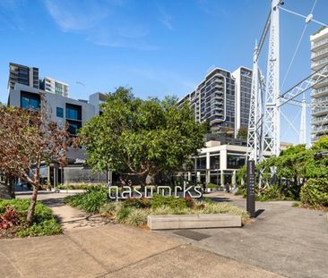 Fully Furnished 2-Bedroom Retreat in the Heart of Brisbane - Photo 6
