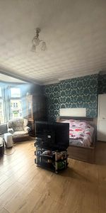 £875 PCM, Two Bedroom First Floor Flat in Chepstow Road, Maindee, Newport, NP19 8EL - Photo 3