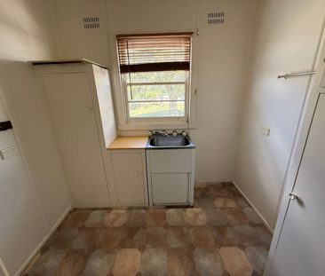 Low-Set Family Home in Westlawn on a Flat Block - Photo 5