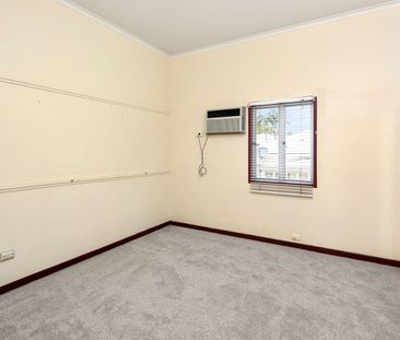 Charming Queenslander in the Heart of Ascot - Photo 4