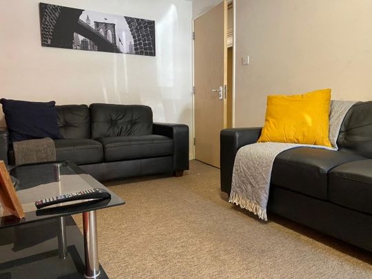 4 Bed - Flat 21, Cathedral Court â€“ 4 Bed - Photo 1