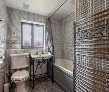2 bedroom end of terrace house to rent - Photo 6