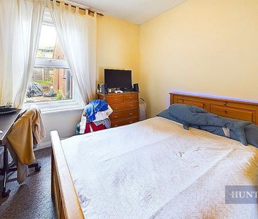 5 bedroom House To Let - Photo 3