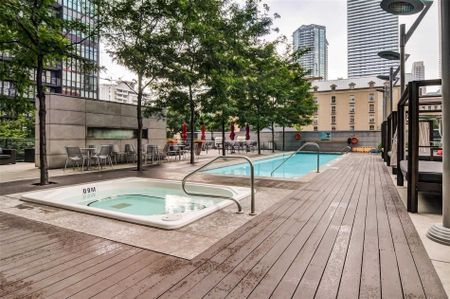 For Lease - 110 Charles Street Unit# 4208, Toronto, Ontario - Photo 3