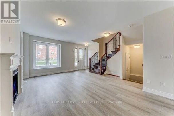 9 DRUMMOND STREET - Photo 1