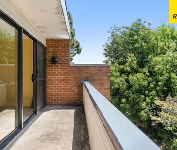Leafy Lyneham, the Perfect Location - Photo 6