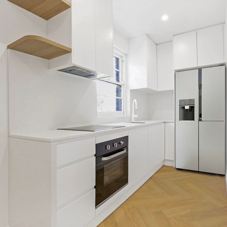 Brand-New Renovation – 3-Bedroom Apartment in Prime North Bondi Location - Photo 1