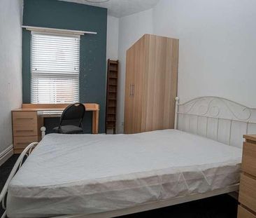 Bedroom House, Lidderdale Road, L15 - Photo 4