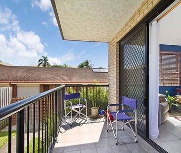 Two Bedroom Unit - Close to Everything! - Photo 1