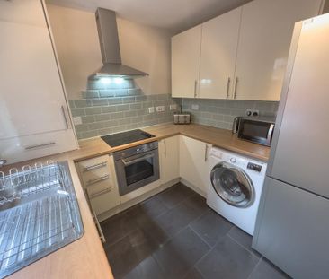 4 bedroom terraced house to rent - Photo 1