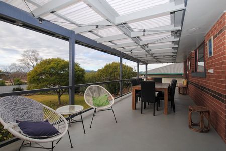 FOUR BEDROOM FULLY FURNISHED FAMILY HOME - Photo 4