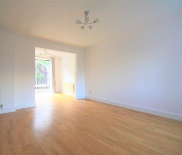 3 bedroom detached house to rent - Photo 5