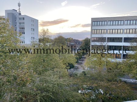 Nähe EKZ Herold-Center -Endetage- Großer Wohn- und Essbereich, Balkon, Einbauküche, TG-Platz - 3.OG - Photo 4