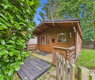 Log Cabin @ Beeches, Oak Stubbs Lane, Dorney Reach,SL6 - Photo 6