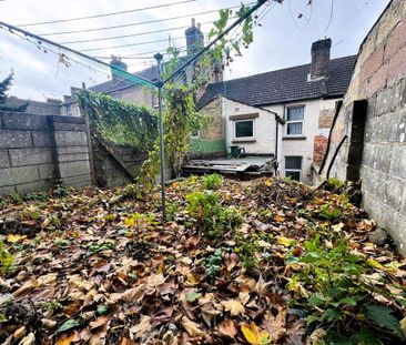 4 bedroom terraced house to rent - Photo 1