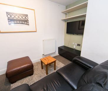 Brudenell View, Hyde Park, Leeds - Photo 3