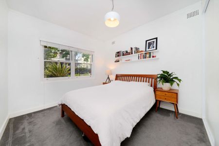 Renovated Apartment with Parking in Convenient Location in the Heart of Bondi Junction - Photo 2