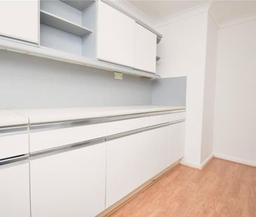 2 bedroom end of terrace house to rent - Photo 5