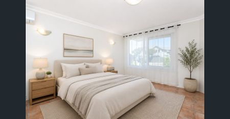 Spacious Family Home with Pool & City Views – Unfurnished - Photo 4