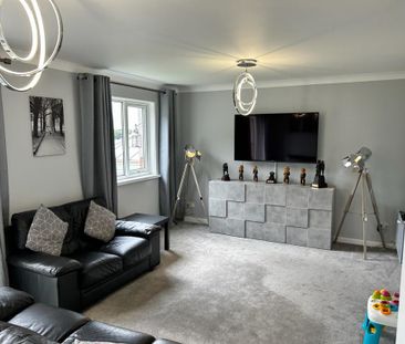 4 bedroom detached house to rent - Photo 3