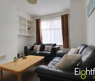 4 bedroom terraced house to rent - Photo 1