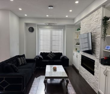 For Lease - 387 Cranbrook Common, Oakville, Ontario - Photo 2