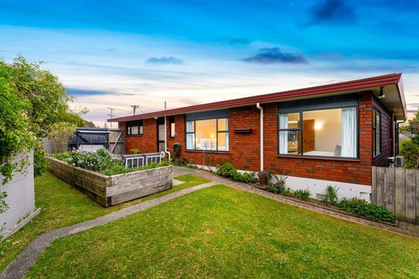 Coastal Living at Its Best Ã¢€“ Stand-Alone, Low-Maintenance Gem in Mairangi Bay - Photo 1