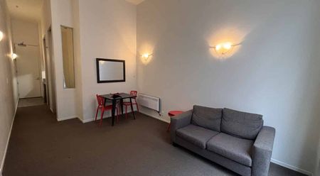 Furnished City Apartment in the Iconic Guardian Building – Available Now! - Photo 3