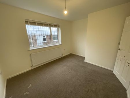 3 bedroom detached bungalow to rent - Photo 3