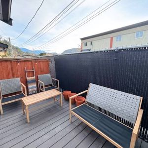 Lovely Duplex in across from Garrison - Photo 2