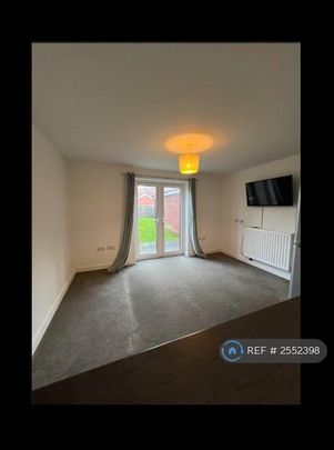 5 bedroom semi-detached house to rent - Photo 1