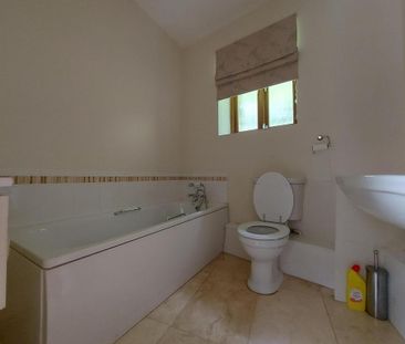 3 bedroom barn conversion to rent - Photo 5