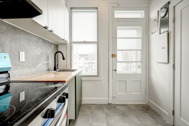 4444 Rue Garnier, H2J 3S2, Montréal - Photo 1