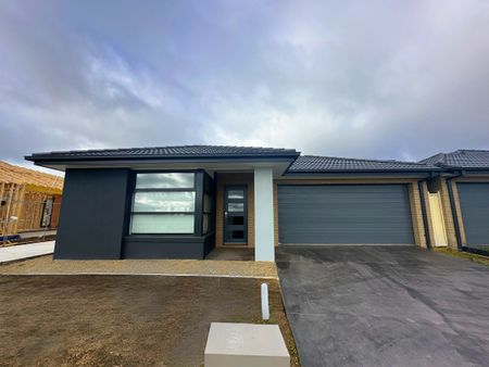 Unit 1 / 30 Woodstock Street, Shepparton VIC 3630 - Photo 2