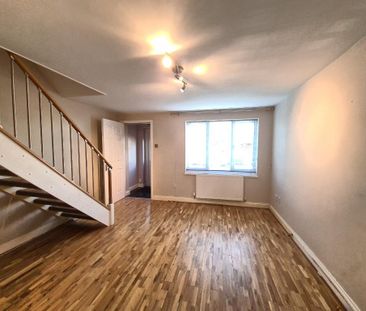 2 bedroom end of terrace house to rent - Photo 3