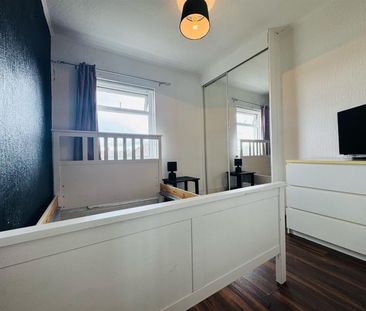43 Graymount Park, - Photo 5
