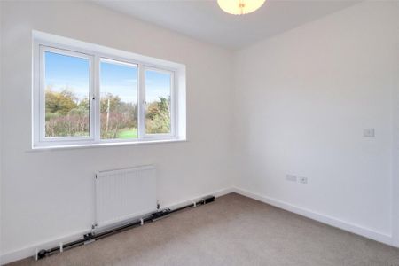 3 bedroom detached house to rent - Photo 3