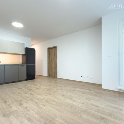 Prenájom | Novostavba 3-izbový byt | Balkón | Thurzove sady - Photo 1