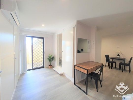 Furnished + Bills Incl + Free WiFi! - Photo 1