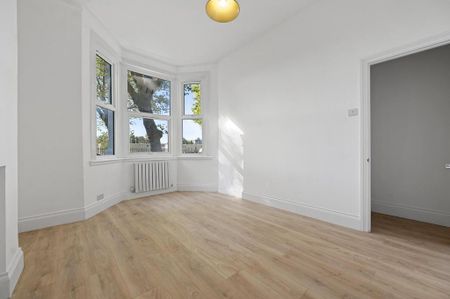 2 bedroom ground floor flat to rent - Photo 2