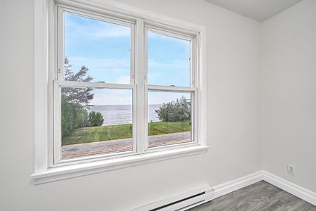 For Lease - 16 Ontoro Boulevard, Ajax, Ontario - Photo 4