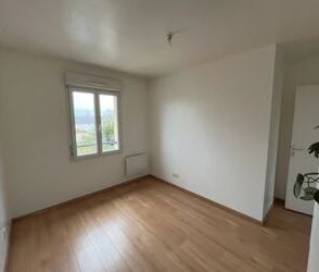 Location Duplex 4 pièces 105 m2 à Chartres - Photo 3